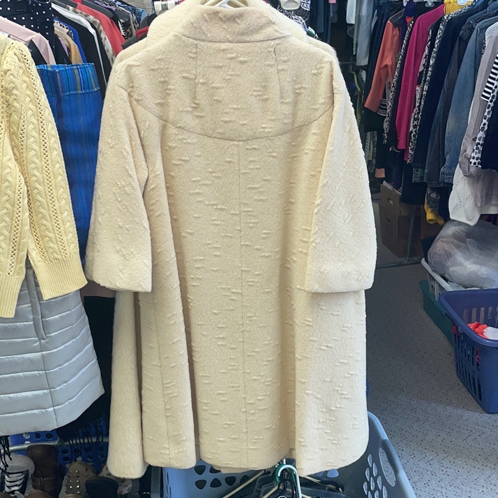 Lilli Ann’s petite - Picture 8 of 8